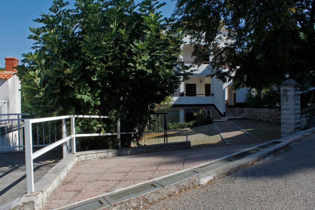 Apartments Matic Njivice Exterior photo